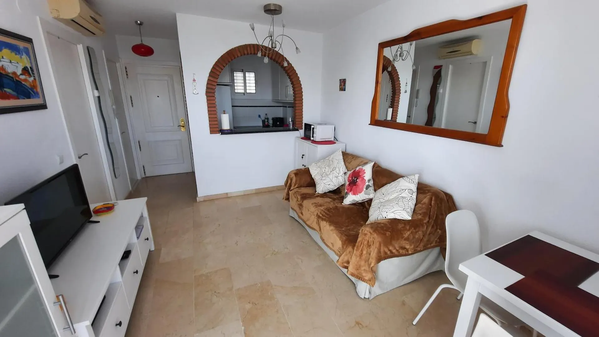 Vistamarina A402 - 1 Bed, Quiet But Very Close To Beach And Marina - No Car Needed Torremolinos Apartment